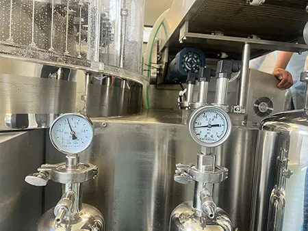 Lavadora rotativa ultrasónica para viales/jeringas