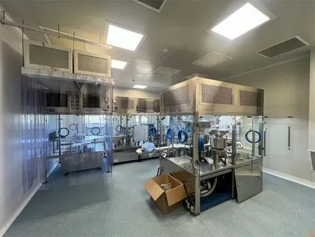 Llenadora de viales (pequeño volumen)