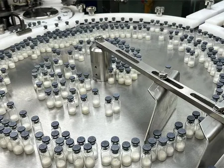 Llenadora de viales (pequeño volumen)