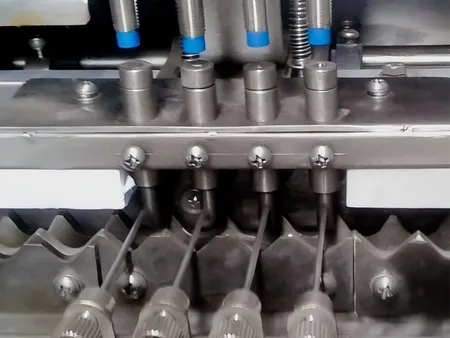 Llenadora y selladora de ampollas