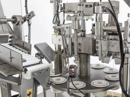 Llenadora y selladora automática de tubos